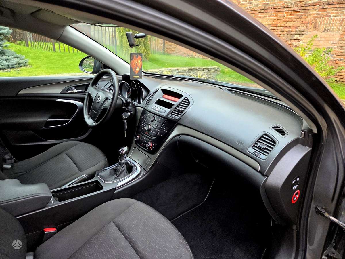 Opel Insignia, 2.0 l., Хэтчбек