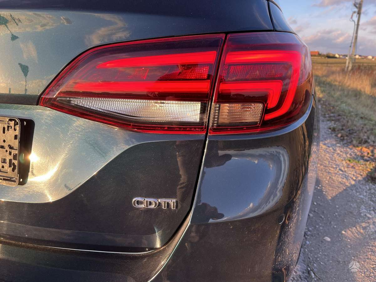 Opel Astra, 1.6 l., Седан