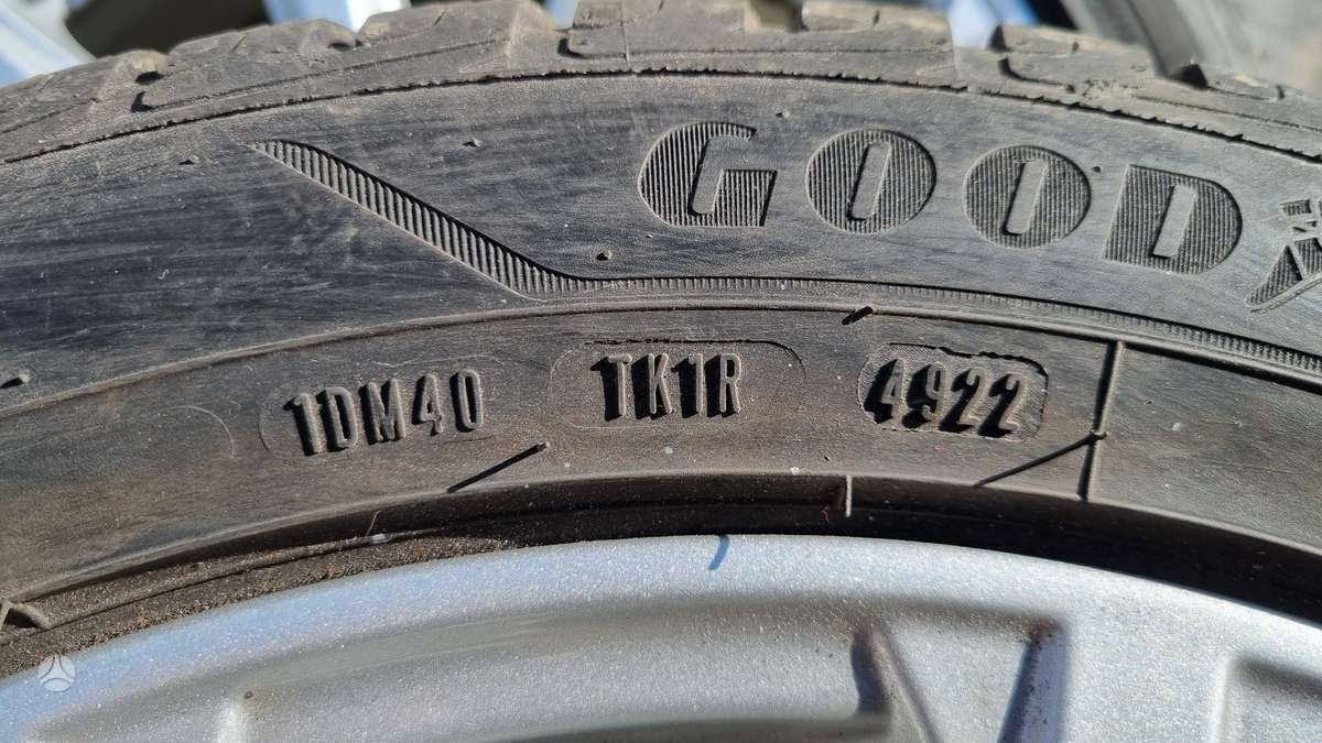 Goodyear Ultragrip Permormance +, winter 225/50 R17