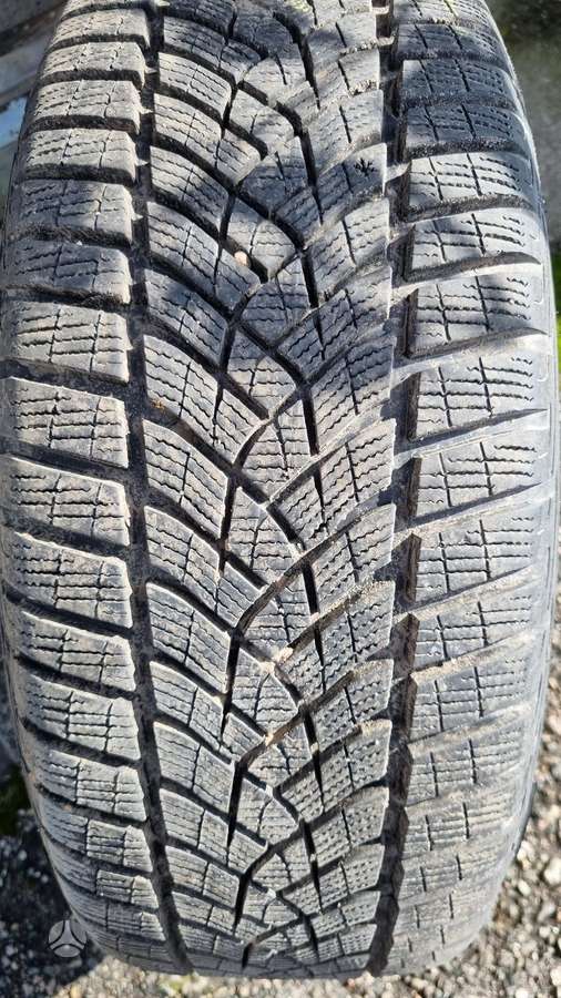 Goodyear Ultragrip Permormance +, зимние 225/50 R17