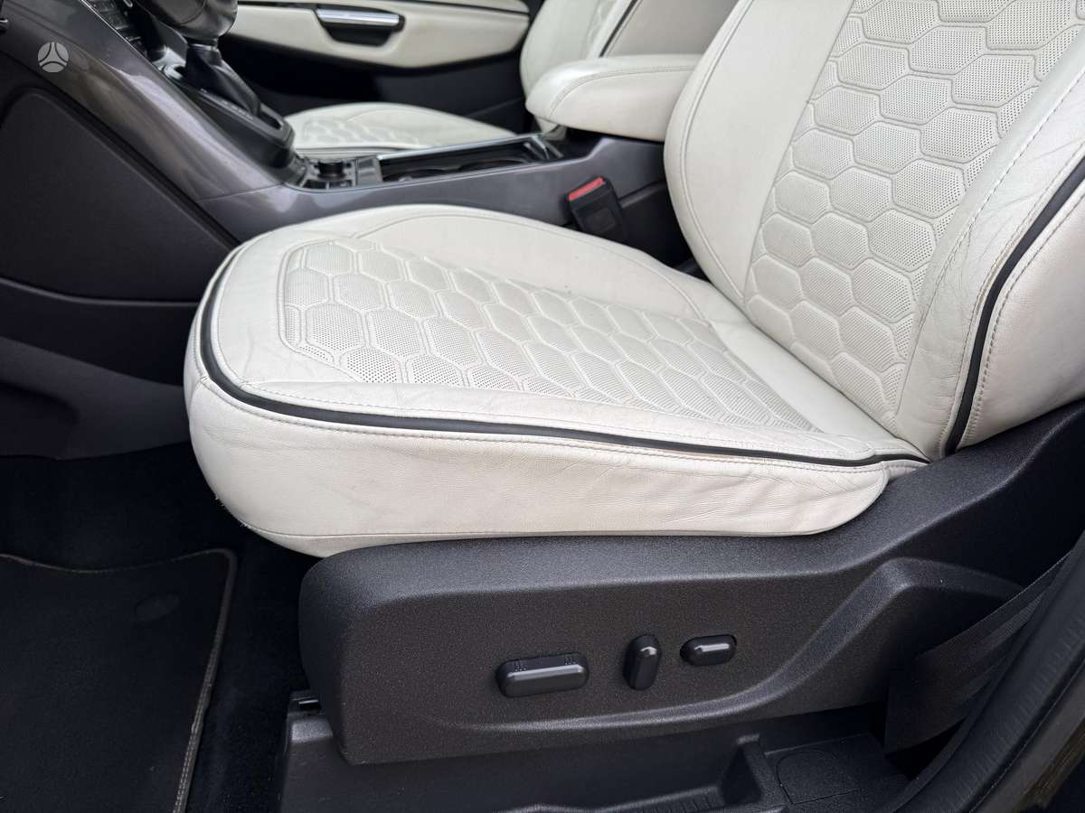 Ford Kuga, 2.0 l., off-road / crossover