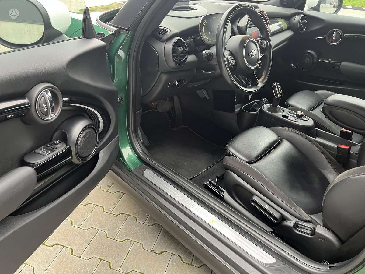 Mini Cooper SE, Хэтчбек