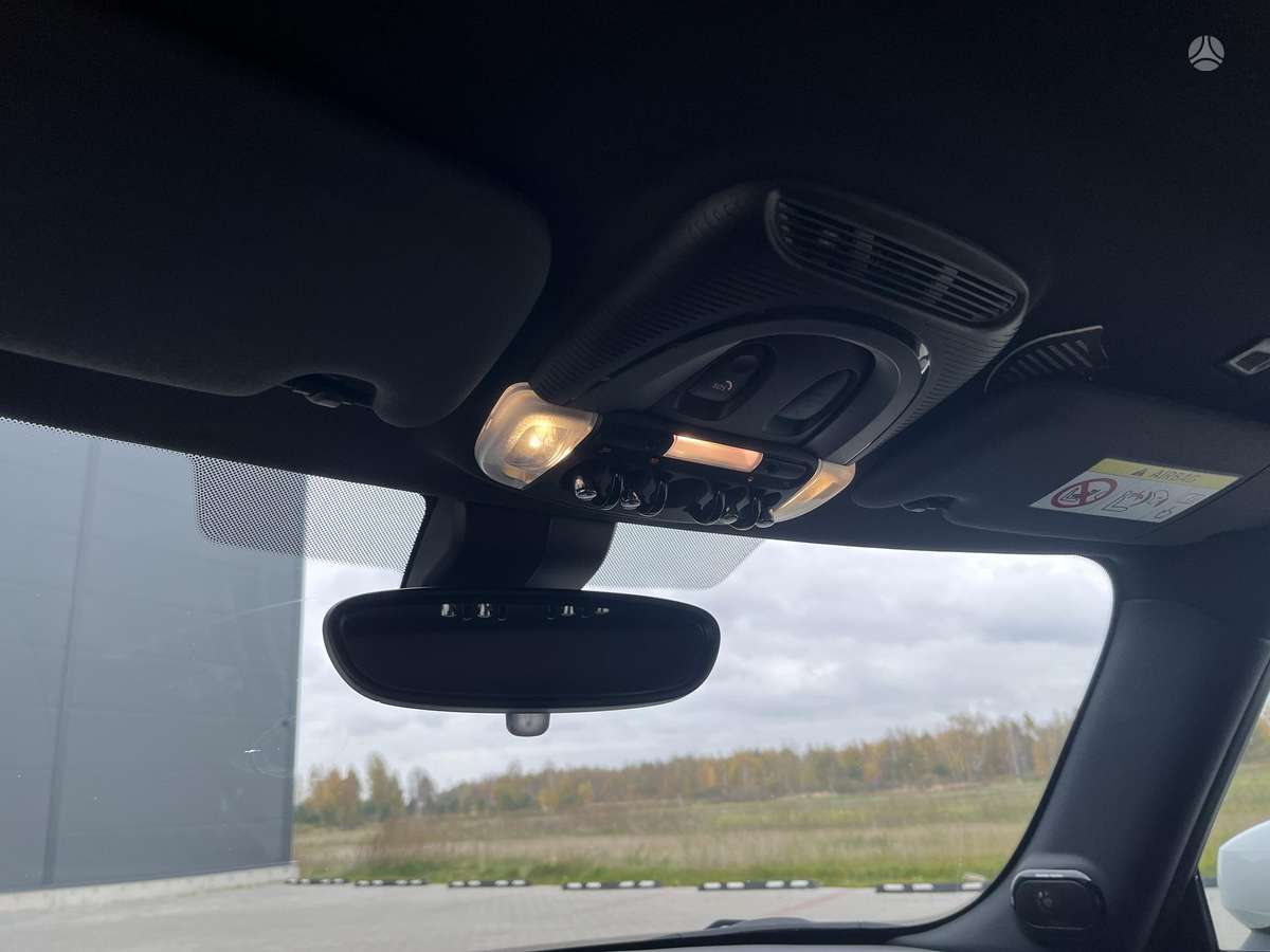 Mini Cooper SE, Хэтчбек