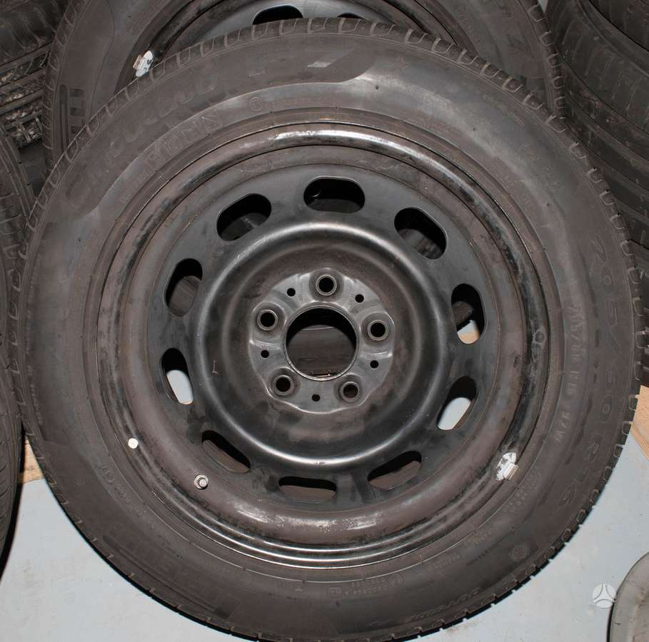 BMW, tērauda apzīmogoti, R16
