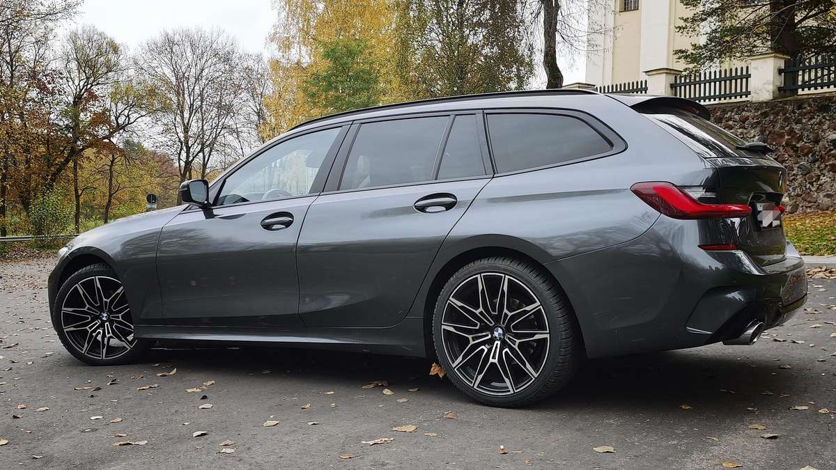 BMW 320, Универсал
