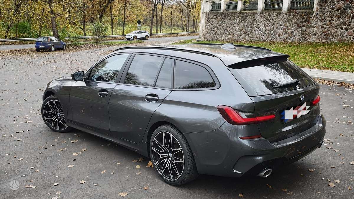 BMW 320, Универсал