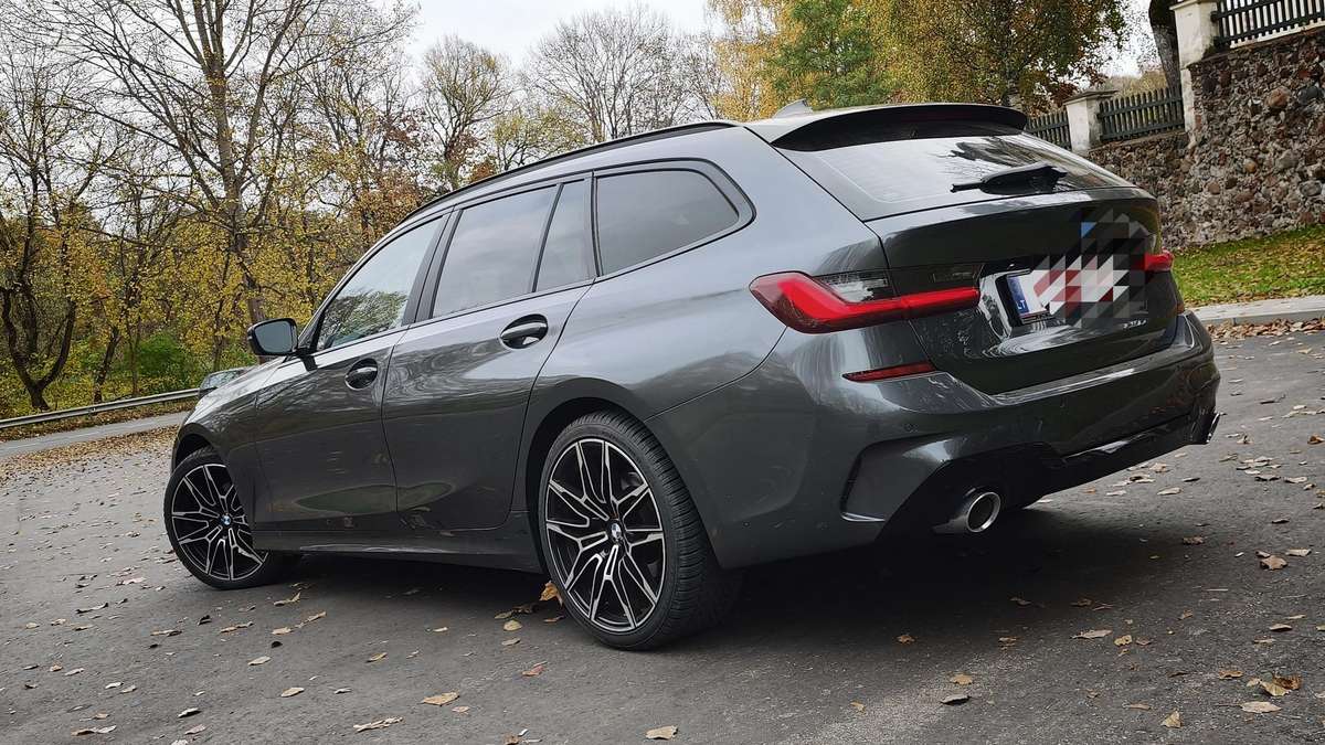 BMW 320, Универсал