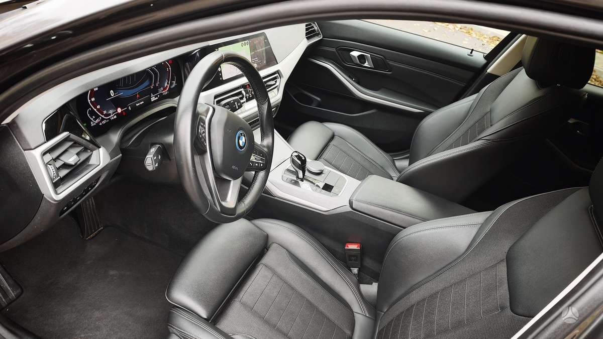 BMW 320, Универсал