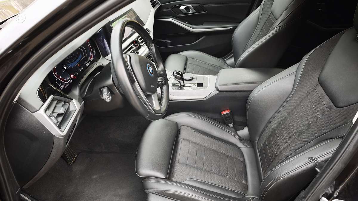 BMW 320, Универсал