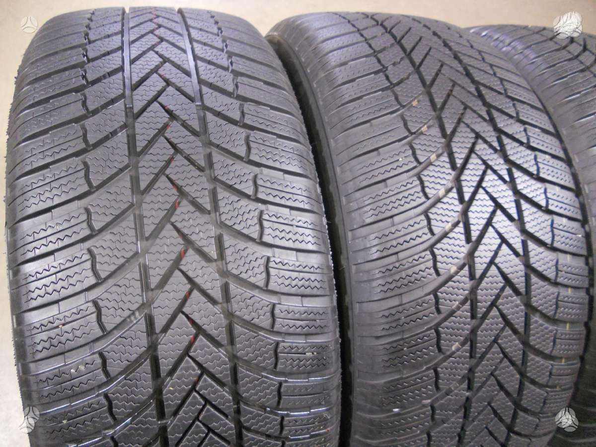 Bridgestone 2024m Blizzak LM005., universalios 285/40 R22