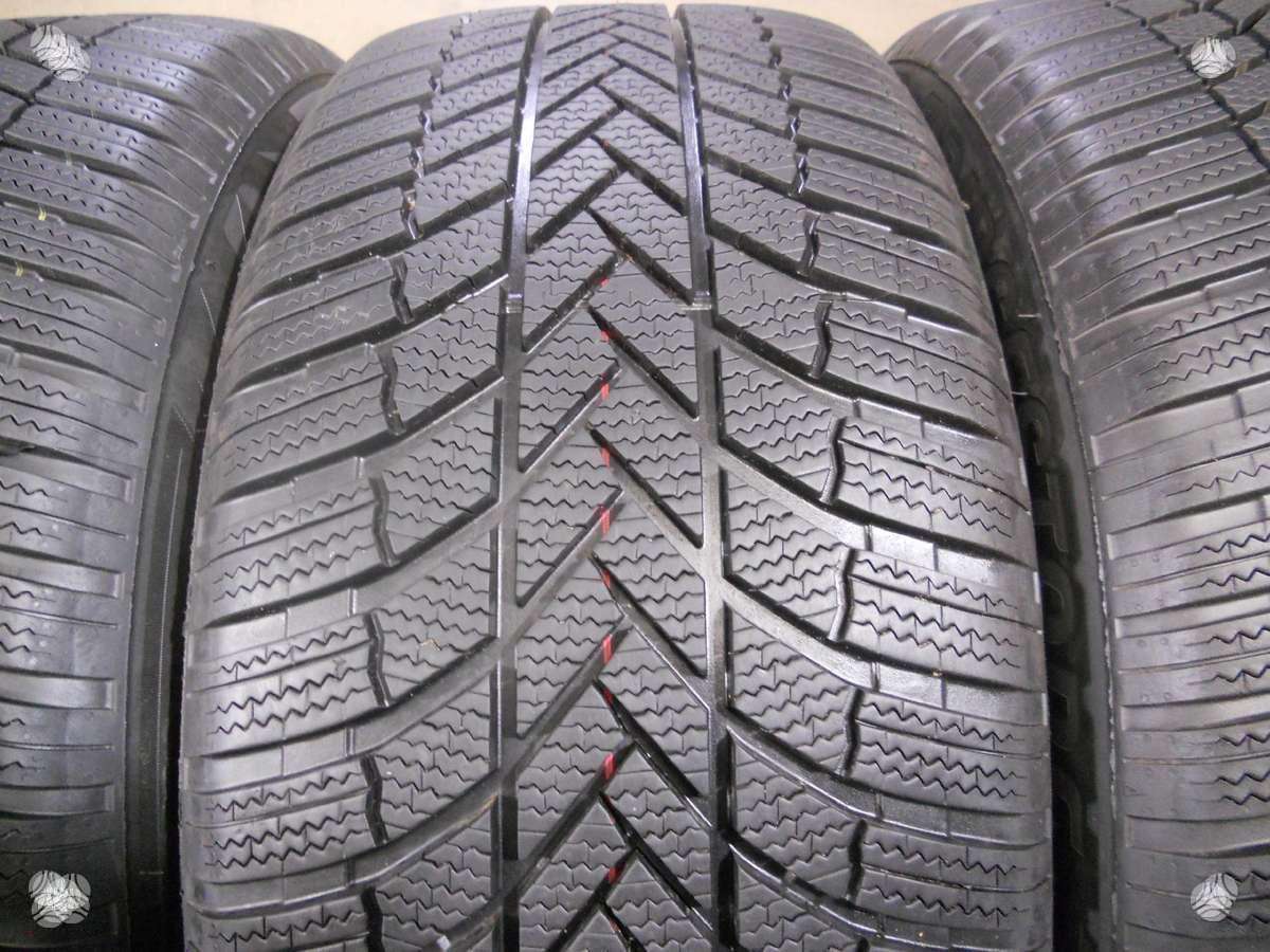 Bridgestone 2024m Blizzak LM005., всесезонные 285/40 R22