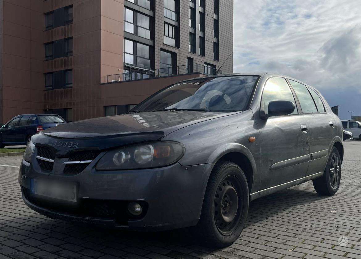 Nissan Almera
