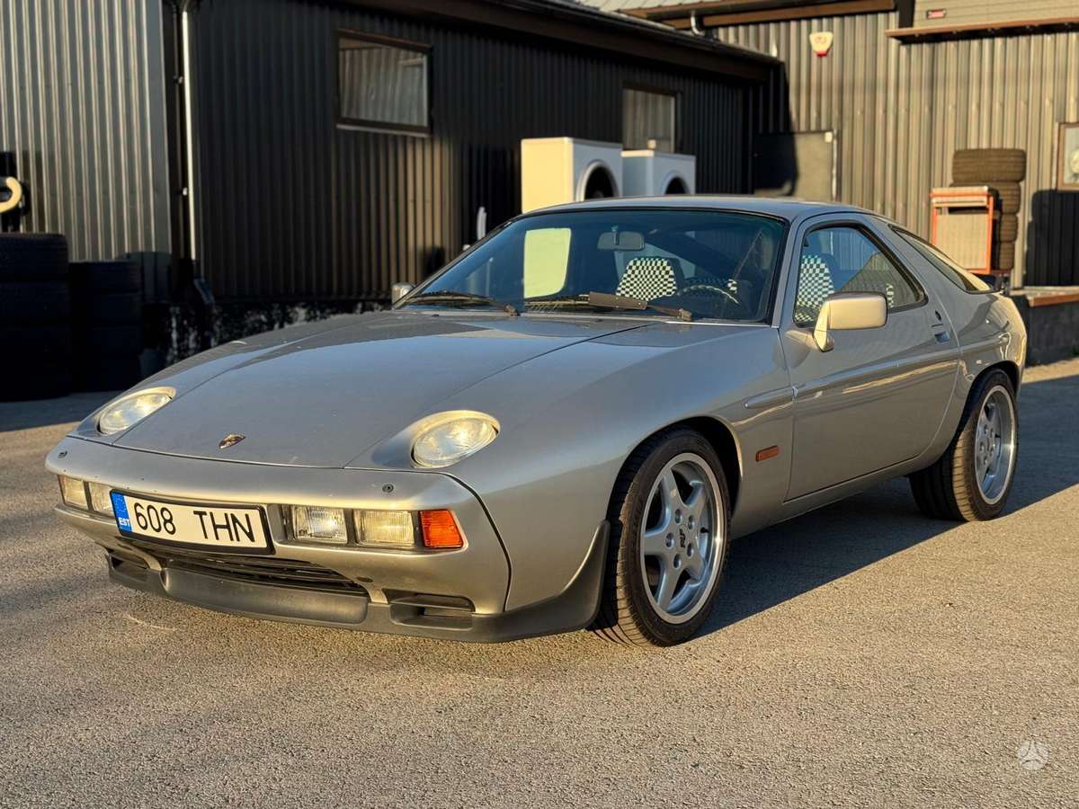 Porsche 928, Купе (coupe)