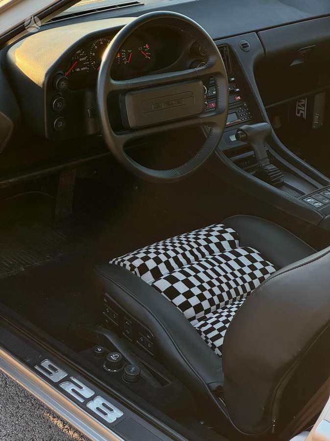 Porsche 928, Купе (coupe)
