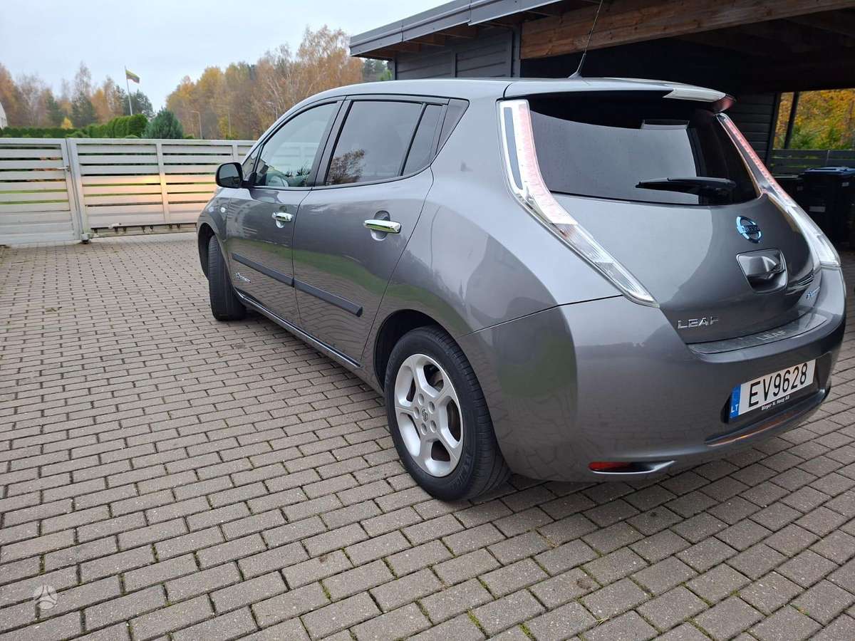 Nissan Leaf, 24 kWh, hatchback