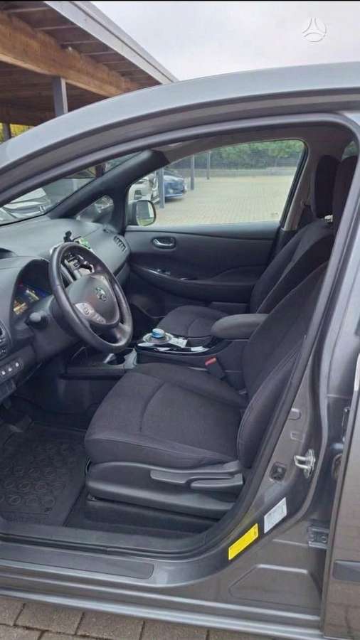 Nissan Leaf, 24 kWh, hatchback