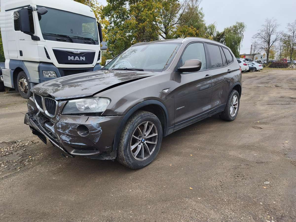 BMW X3 dalimis. Kablys elektrinis