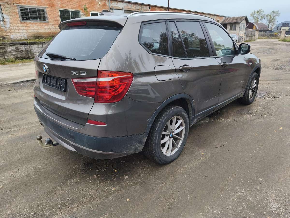 BMW X3 dalimis. Kablys elektrinis
