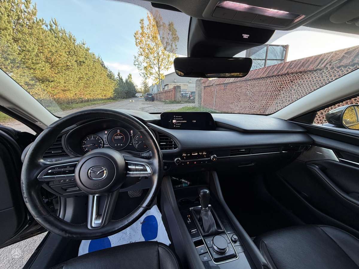 Mazda 3, 2.0 l., Седан