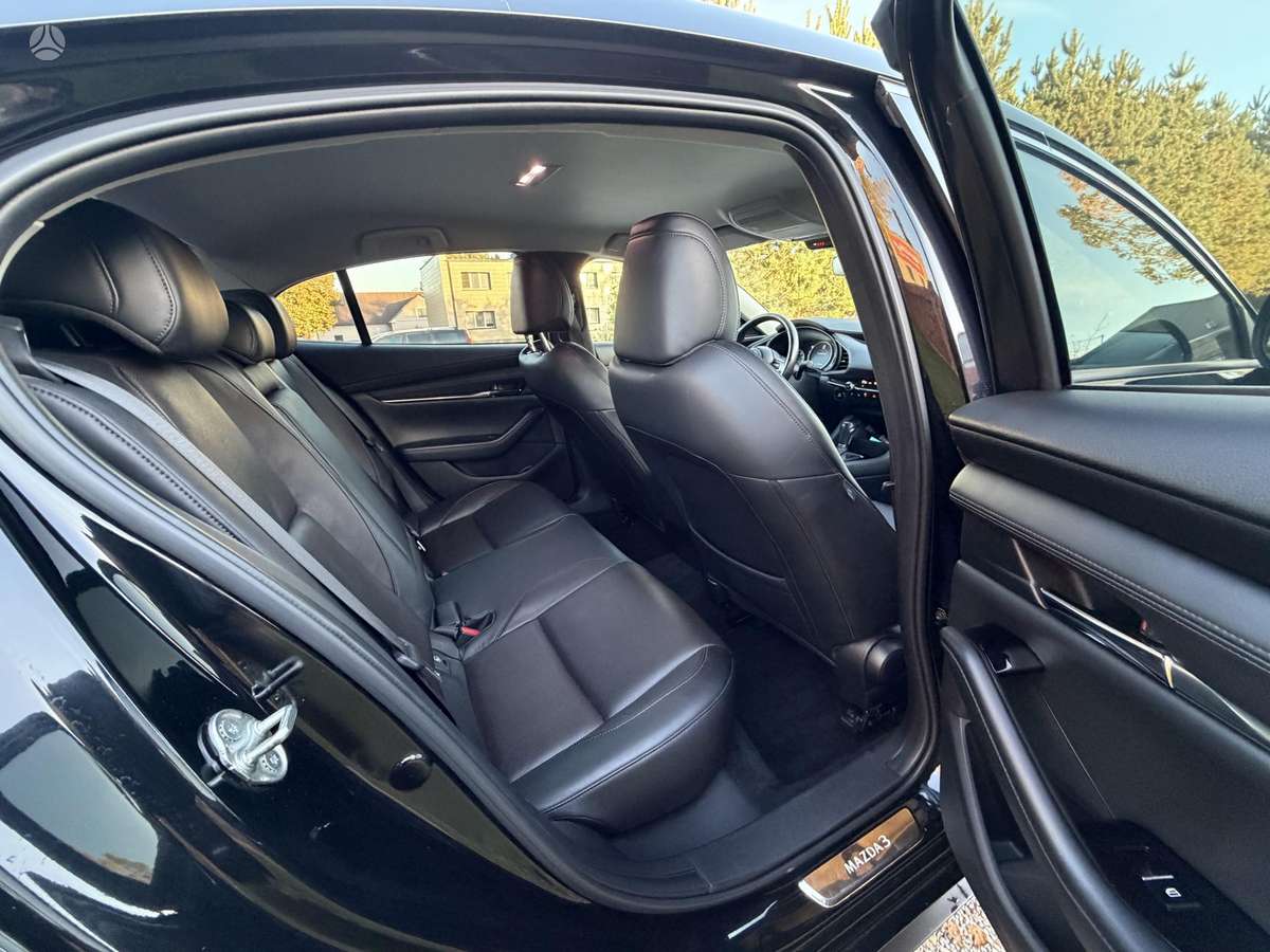 Mazda 3, 2.0 l., Седан