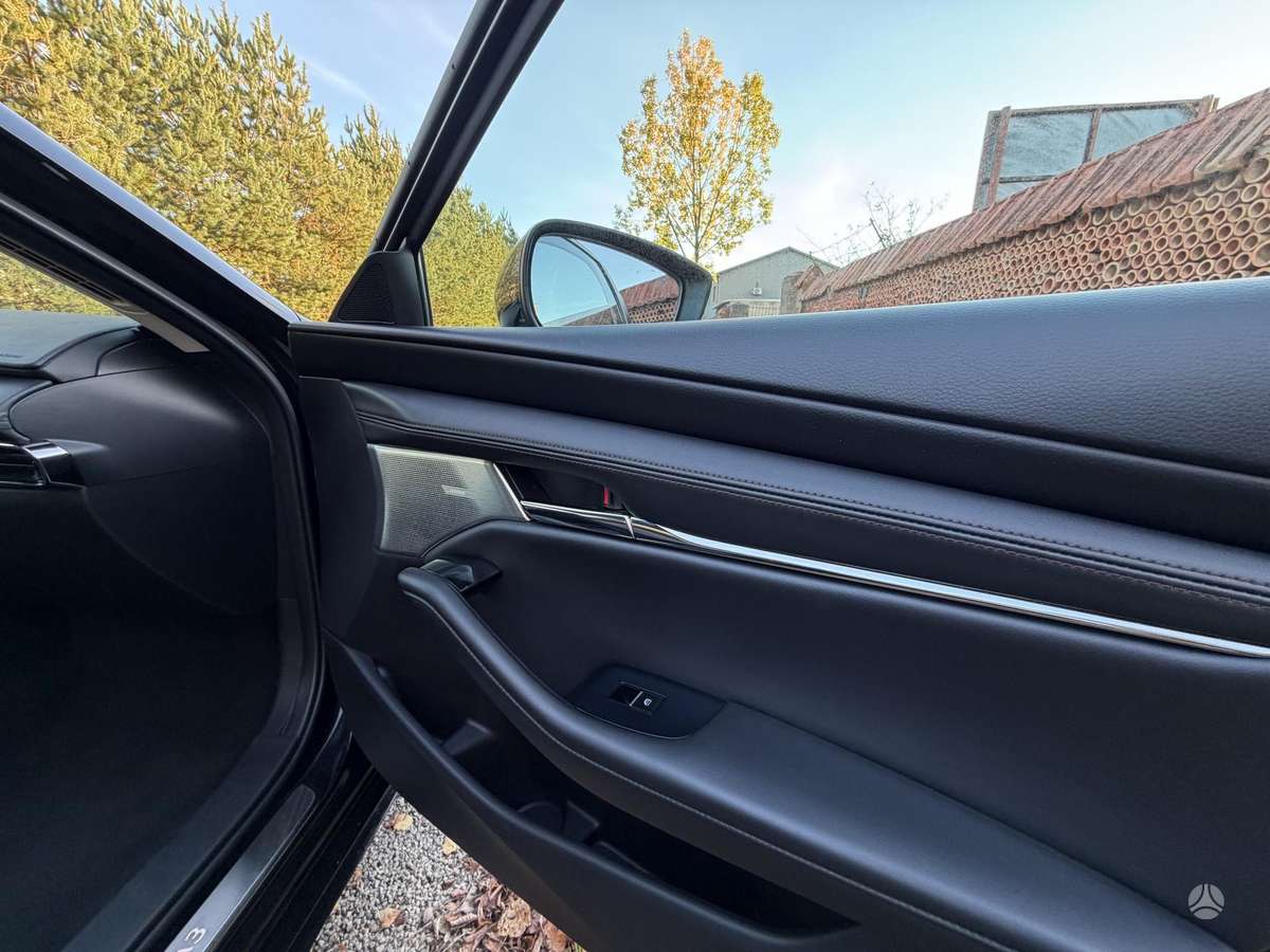 Mazda 3, 2.0 l., Седан