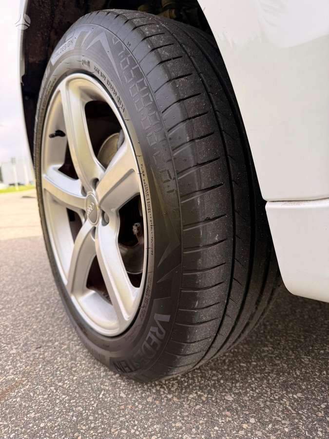 Audi Q5, 2.0 l., Внедорожник / Кроссовер