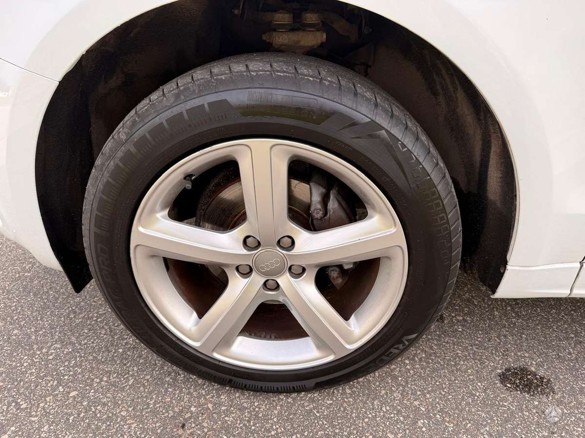 Audi Q5, 2.0 l., Внедорожник / Кроссовер