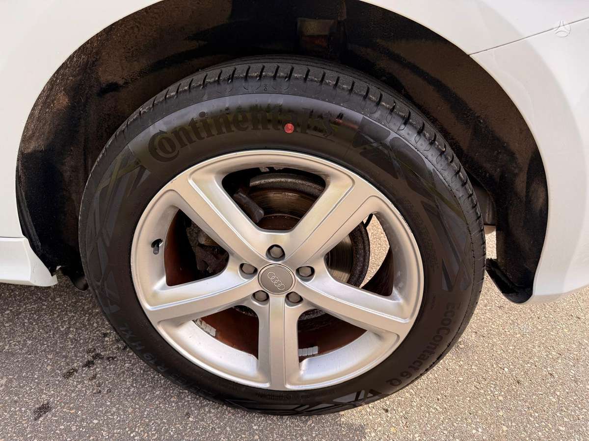 Audi Q5, 2.0 l., Внедорожник / Кроссовер