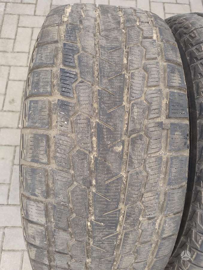 Goodyear, winter 285/60 R18