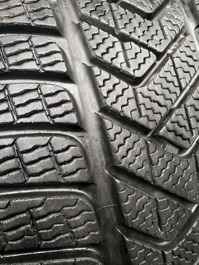 Pirelli, žieminės 255/45 R19