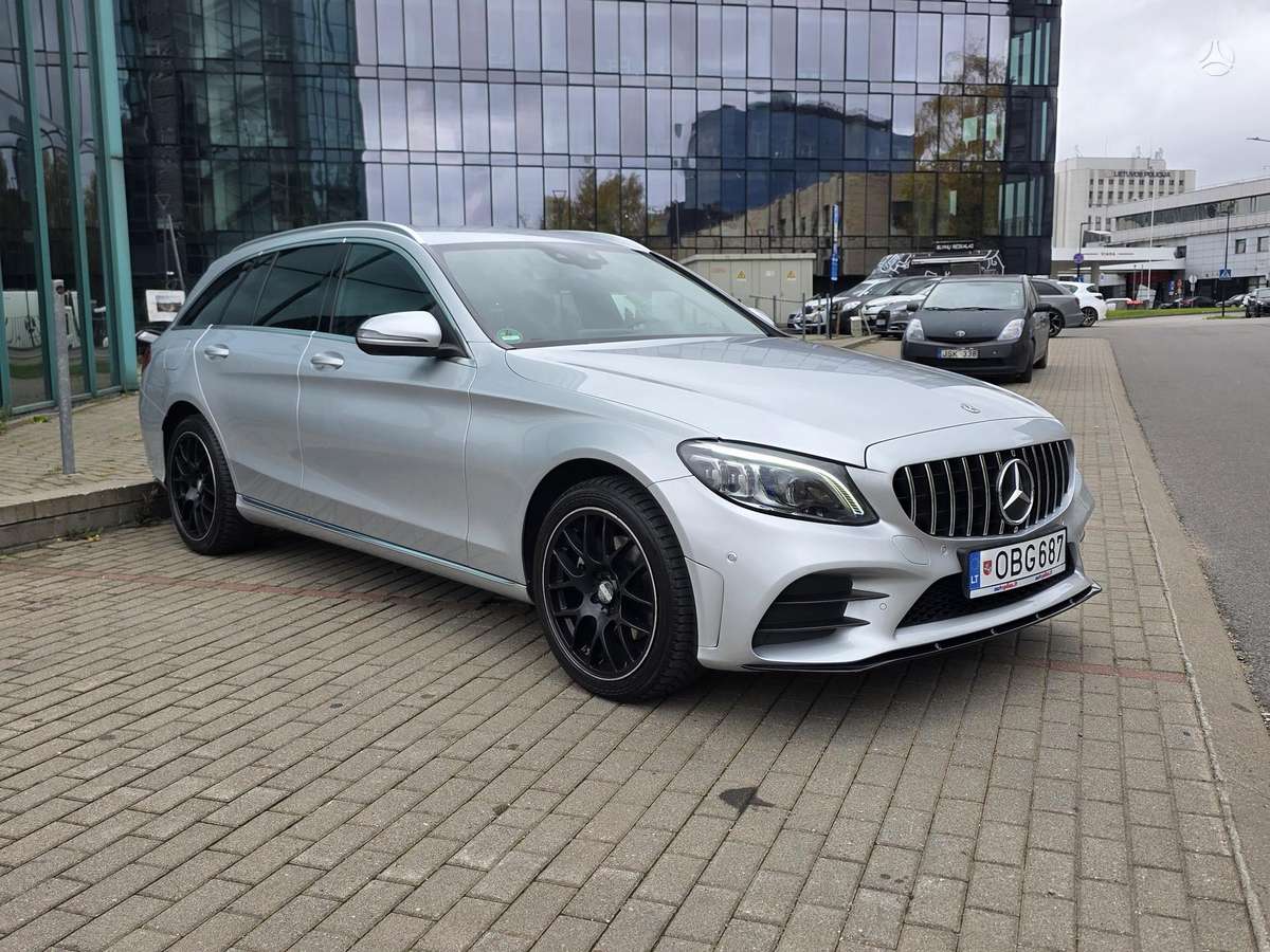 Mercedes-Benz C220