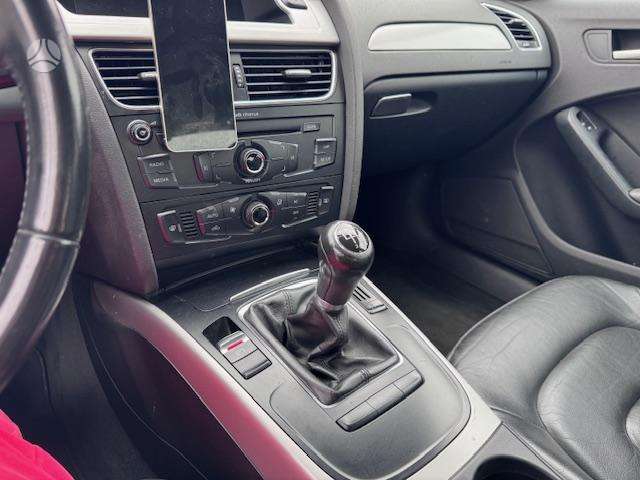 Audi A4, 2.0 l., Седан