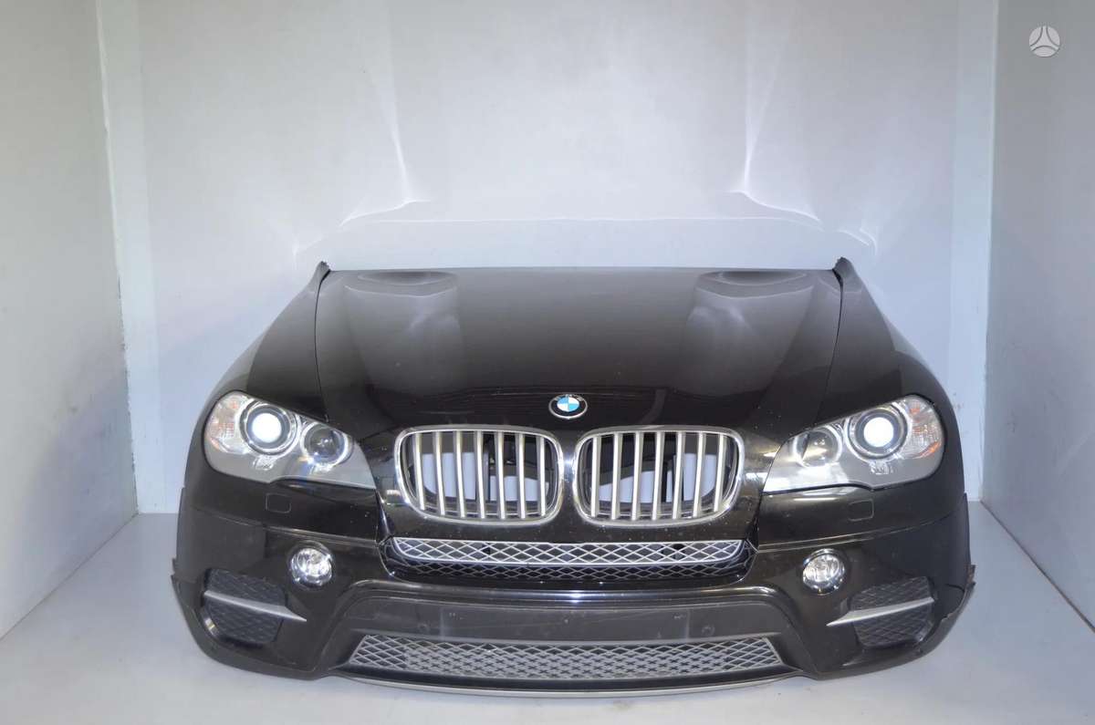 BMW X5 body parts