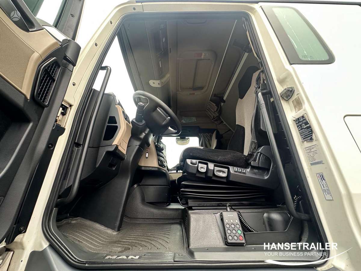MAN TGX 18.460, 2 спальных места