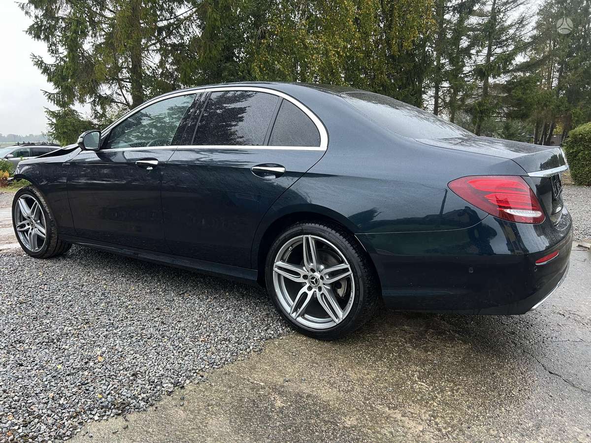 Mercedes-Benz E220