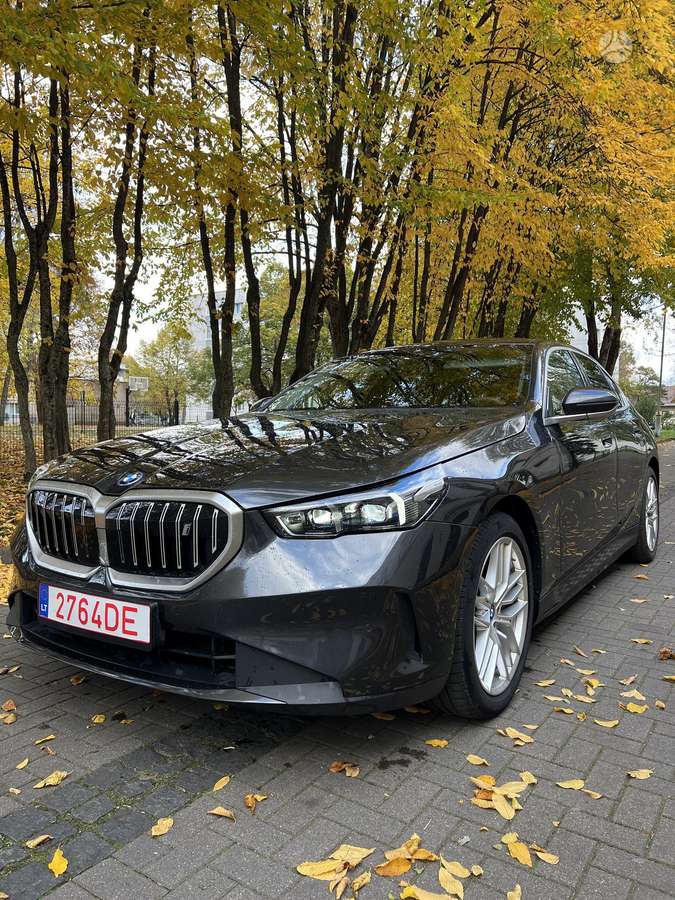 BMW i5
