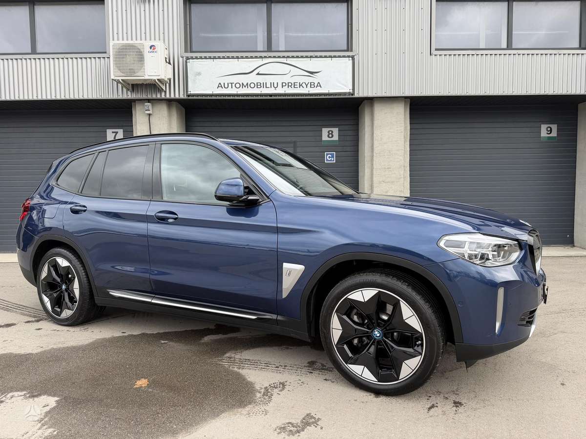 BMW iX3