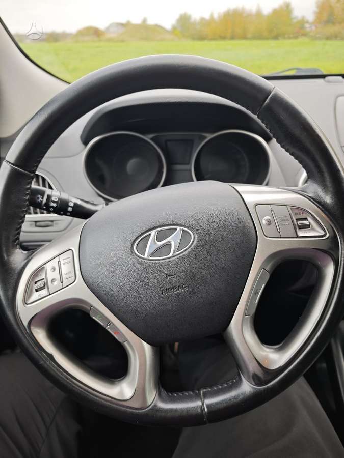 Hyundai ix35 2012 — photo 18
