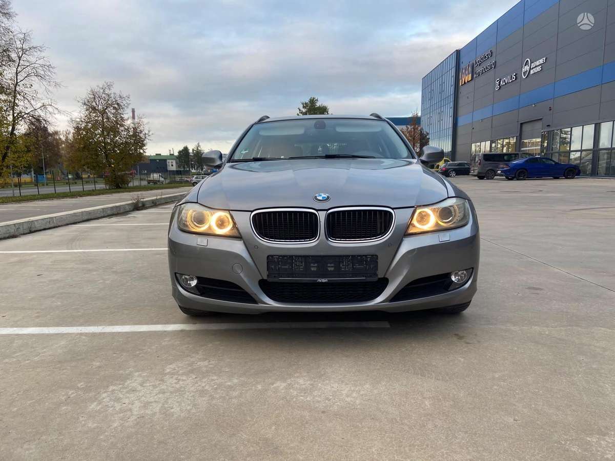 BMW 320, Универсал