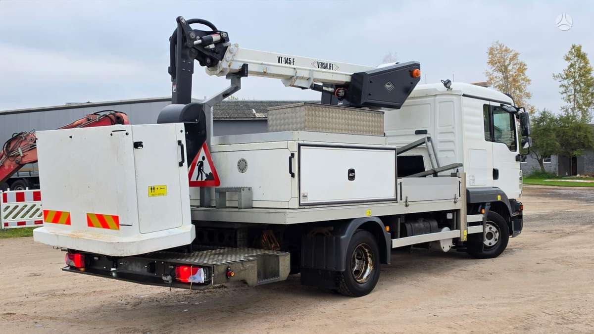 MAN TGL 12.180, crane trucks
