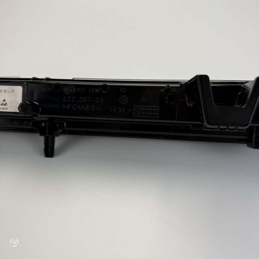 Tesla Model Y žibintai