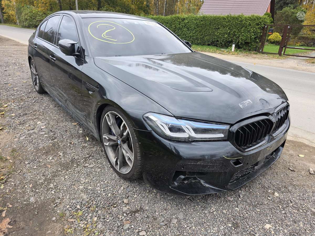 BMW M550