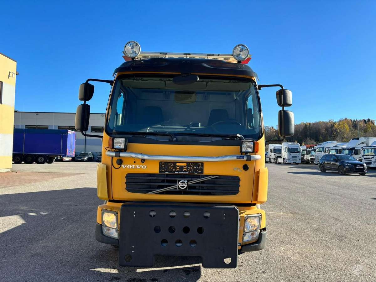 Volvo FL-280, hooklift trucks