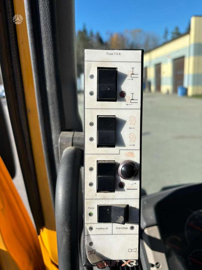 Volvo FL-280, hooklift trucks