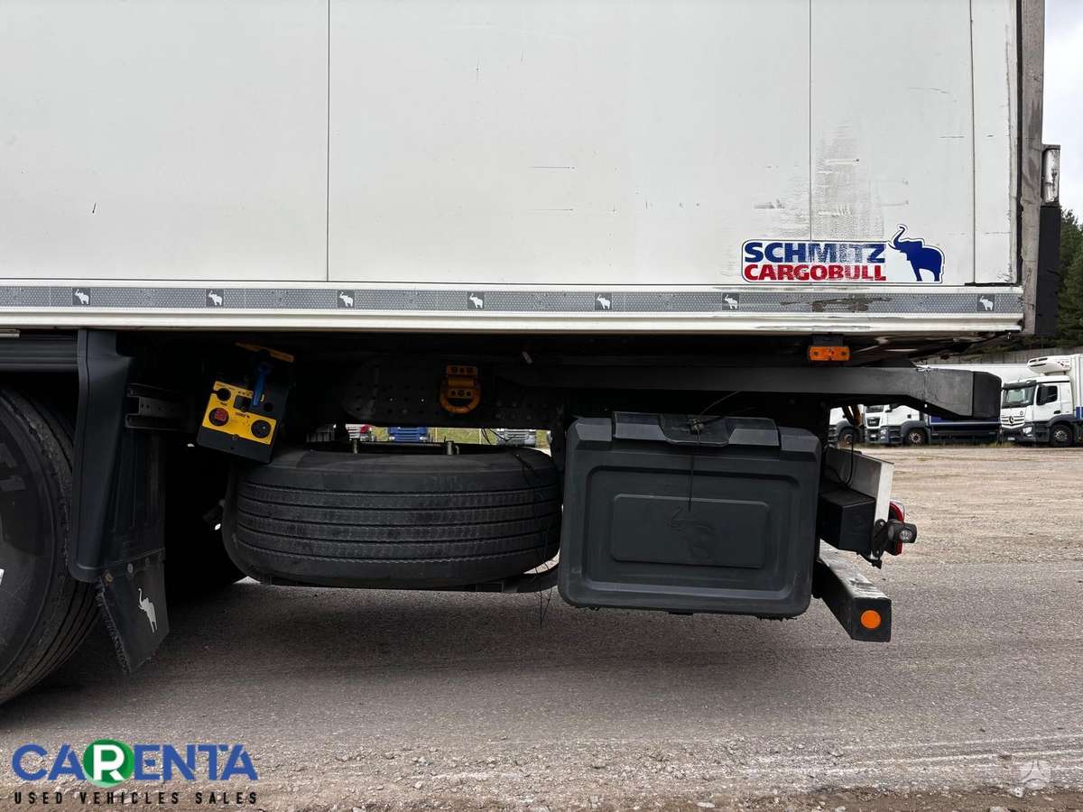 Schmitz SKO 24 Crached FP60, refrigerated
