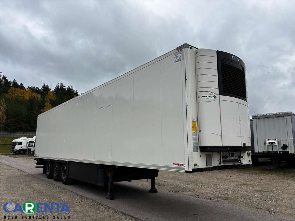 Schmitz SKO 24 Crached FP60, refrigerated
