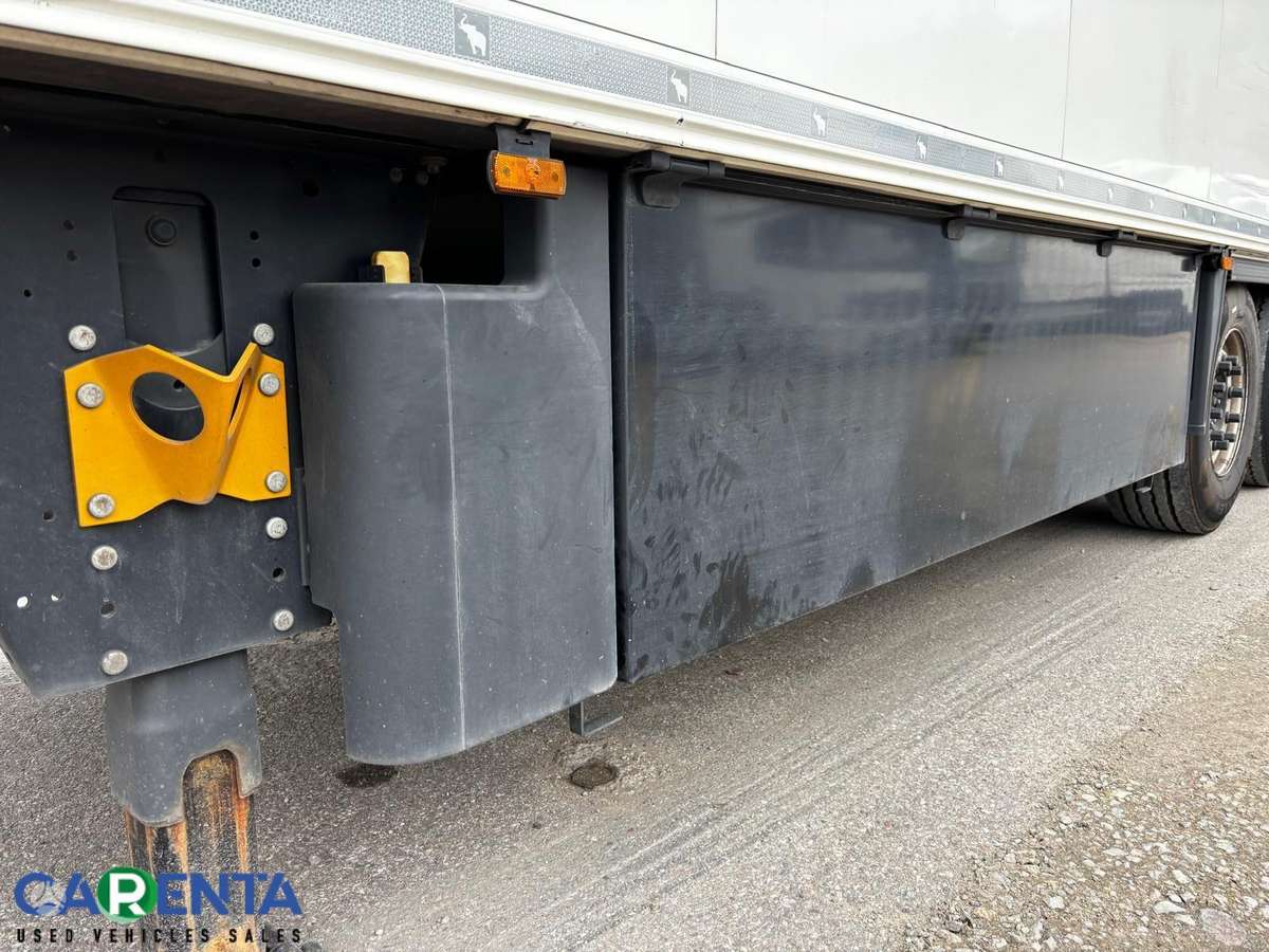 Schmitz SKO 24 Crached FP60, refrigerated