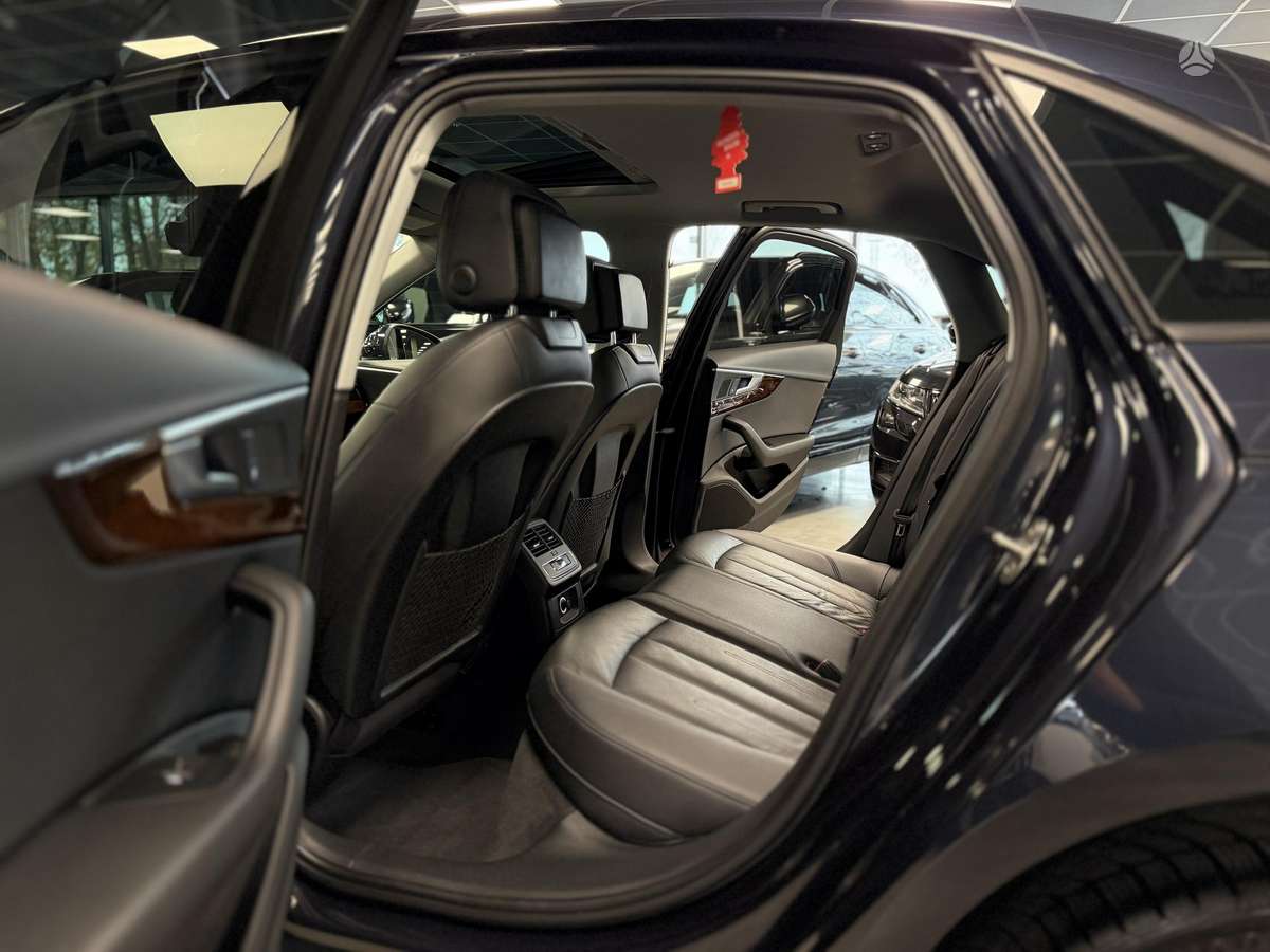 Audi A4, 2.0 l., Седан