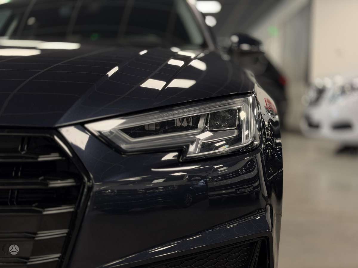 Audi A4, 2.0 l., Седан