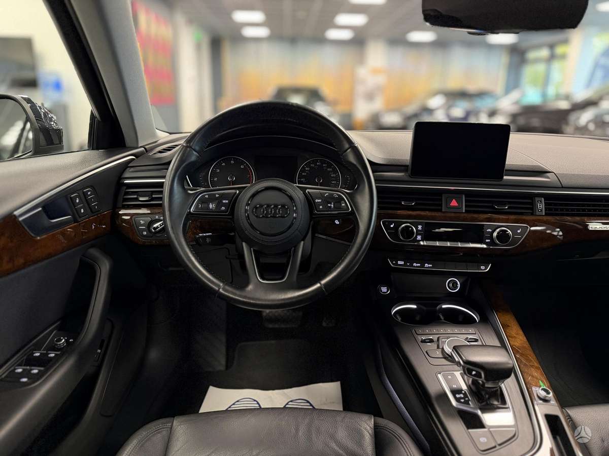 Audi A4, 2.0 l., Седан